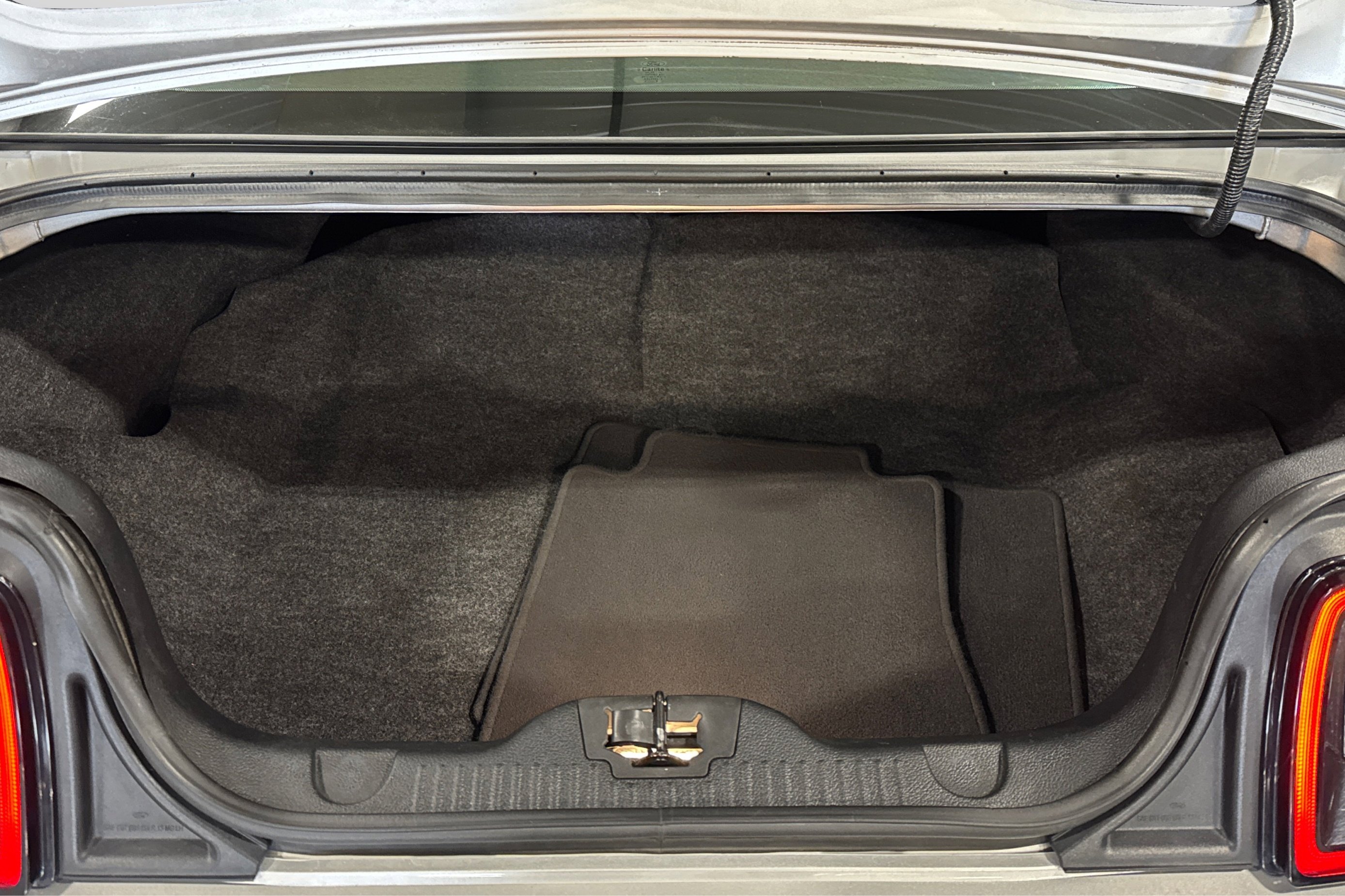 Used 2013 Ford Mustang GT image 40