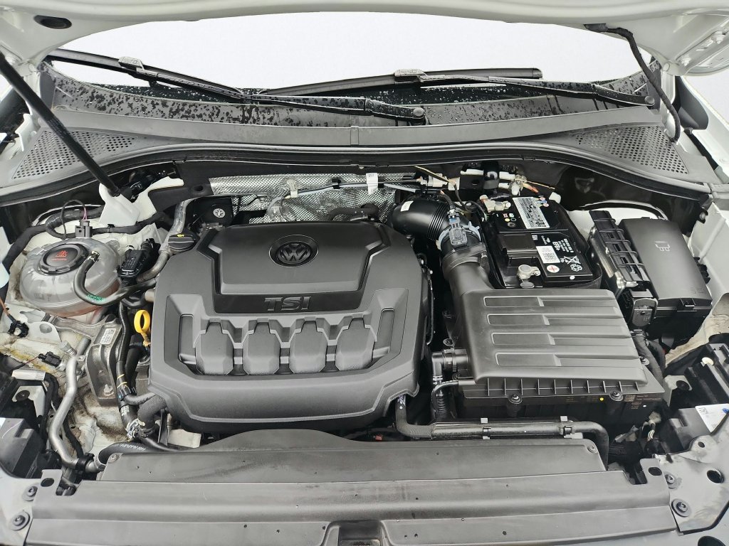 Certified 2023 Volkswagen Tiguan SE FWD image 33
