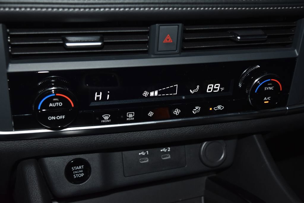 Used 2025 Nissan Rogue SV image 12