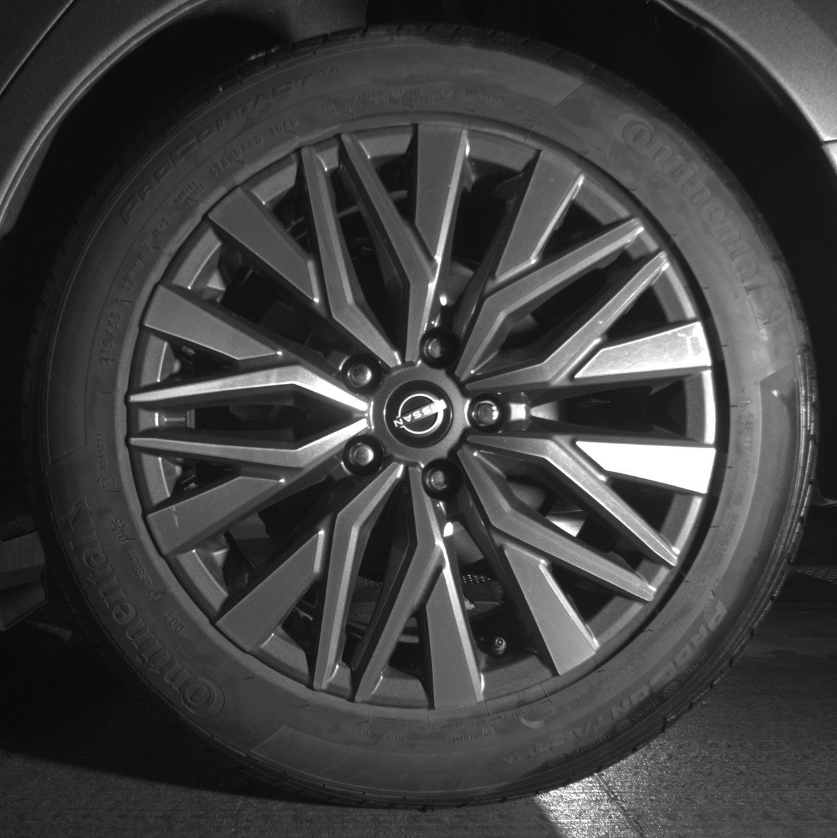 Used 2025 Nissan Altima 2.5 SV FWD image 14