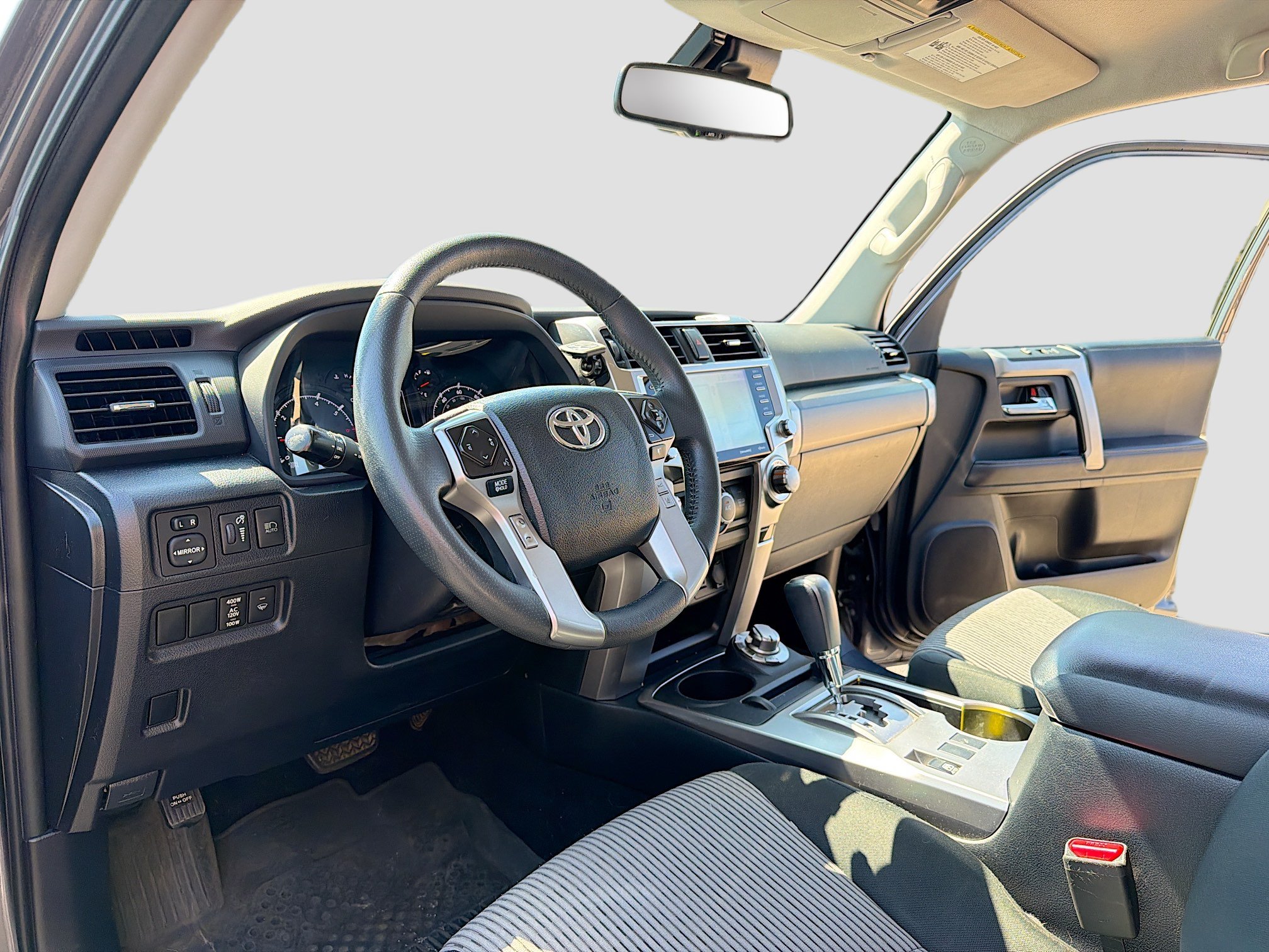 Used 2022 Toyota 4Runner SR5 AWD/4WD image 4