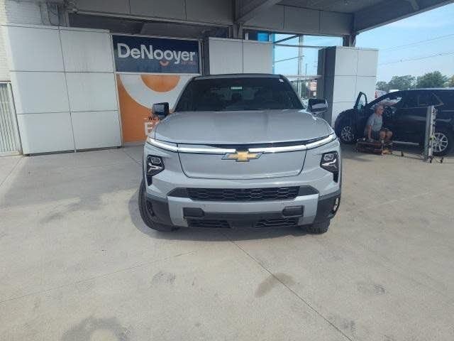 New 2026 Chevrolet Silverado EV LT image 2