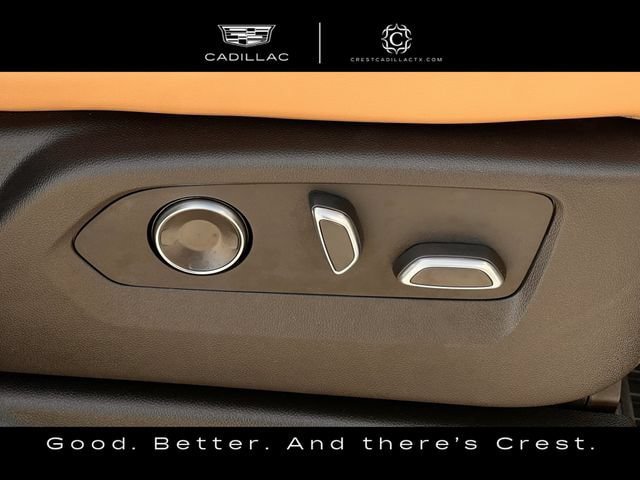 Certified 2025 Cadillac Escalade ESV Premium Luxury w/ LPO, Floor Liner Package AWD/4WD image 30