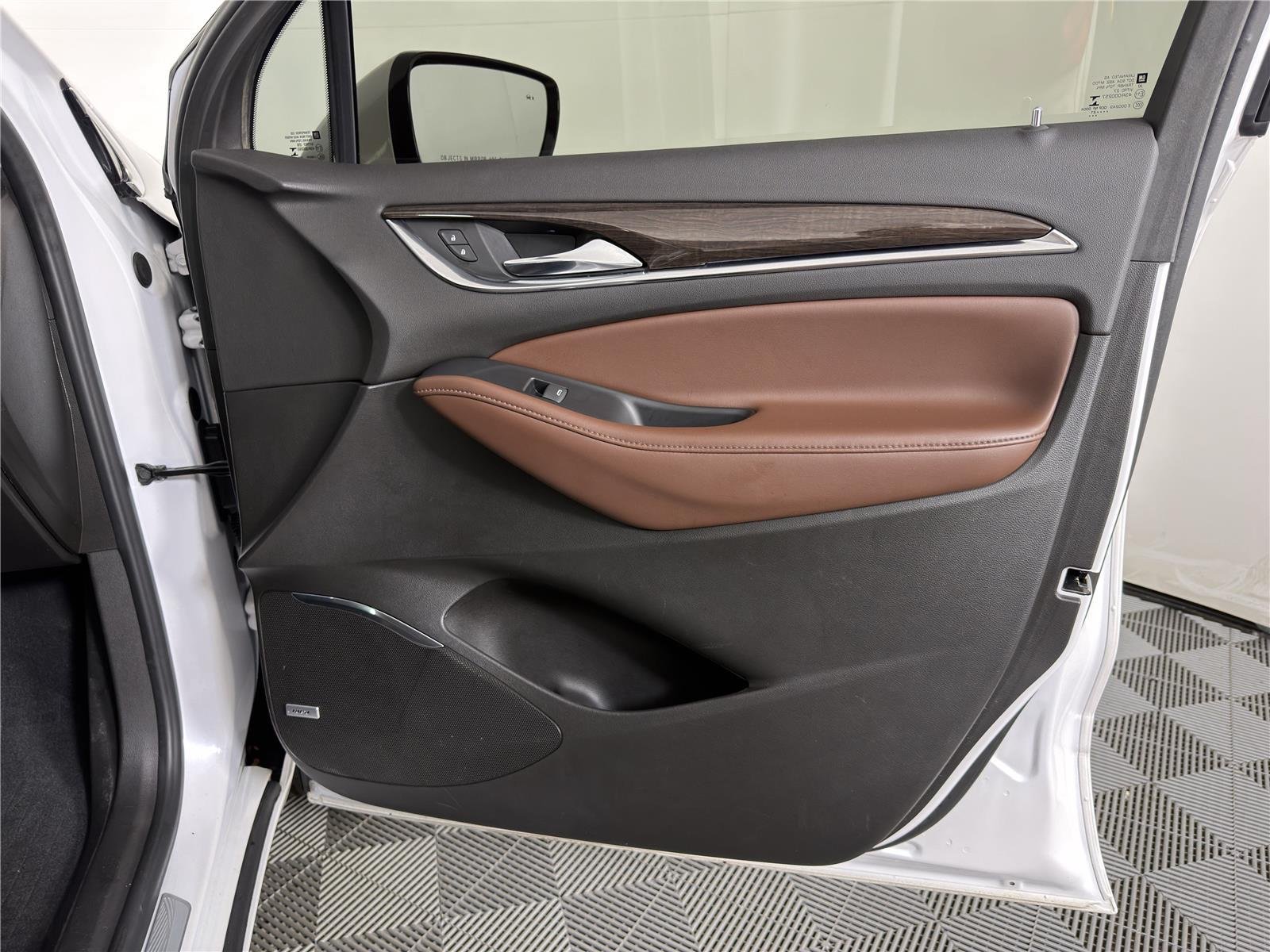 Used 2021 Buick Enclave Avenir w/ Avenir Technology Package FWD image 12