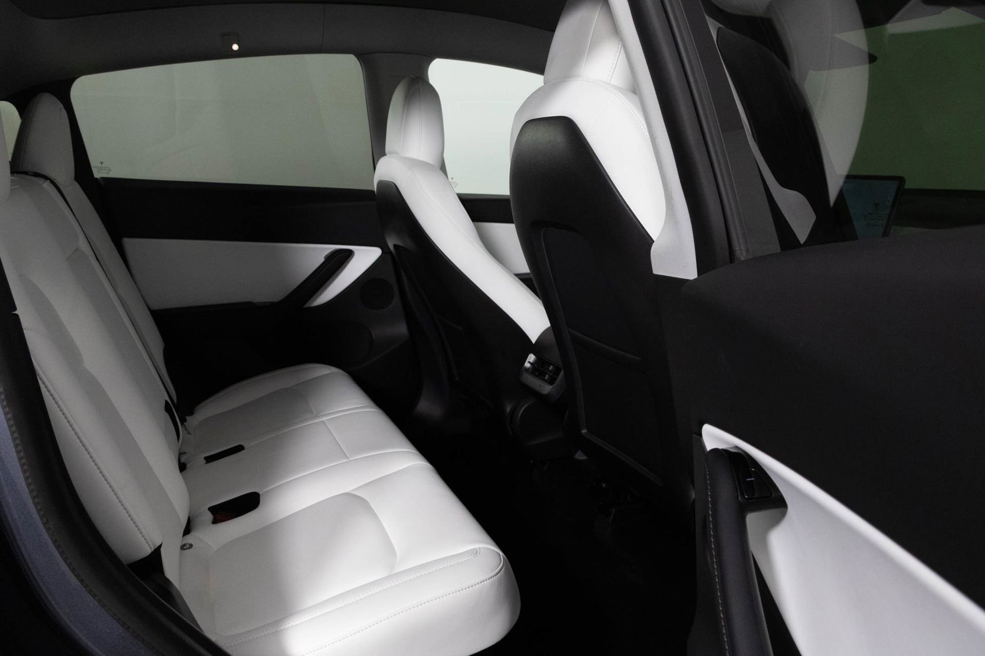 Used 2020 Tesla Model Y Long Range image 38