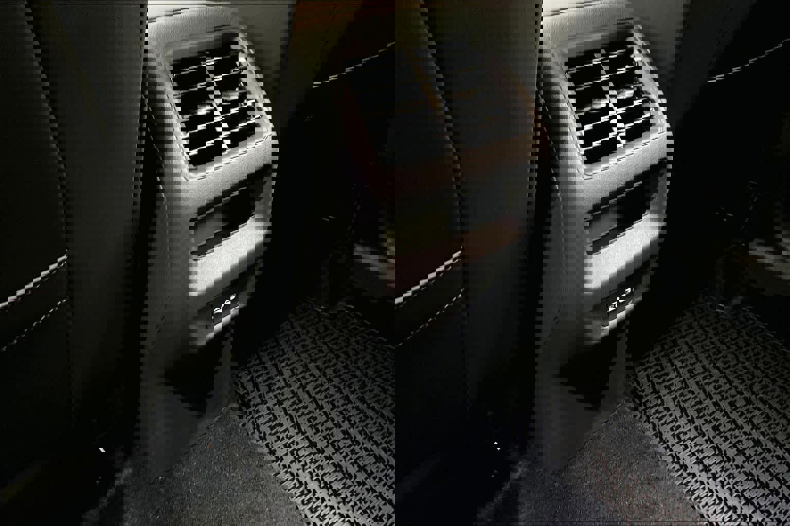 New 2026 Volkswagen Tiguan SE R-Line image 16