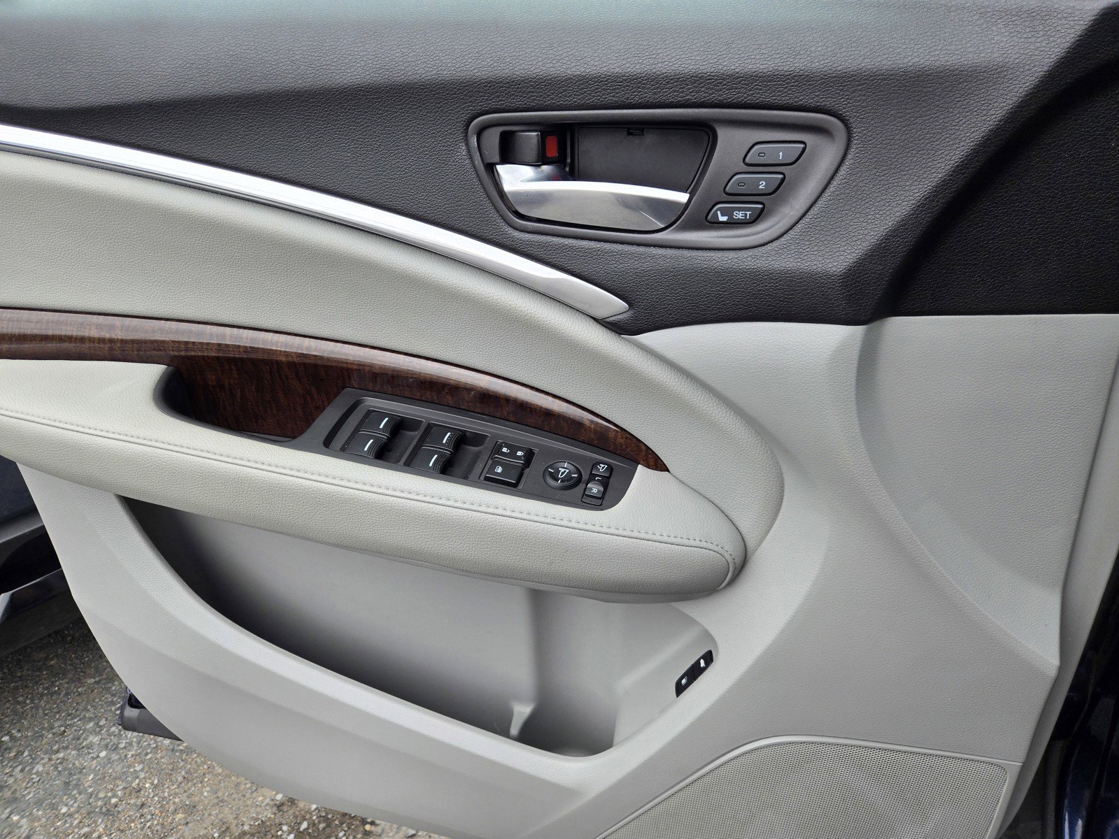 Used 2017 Acura MDX SH-AWD w/ Technology Package image 26