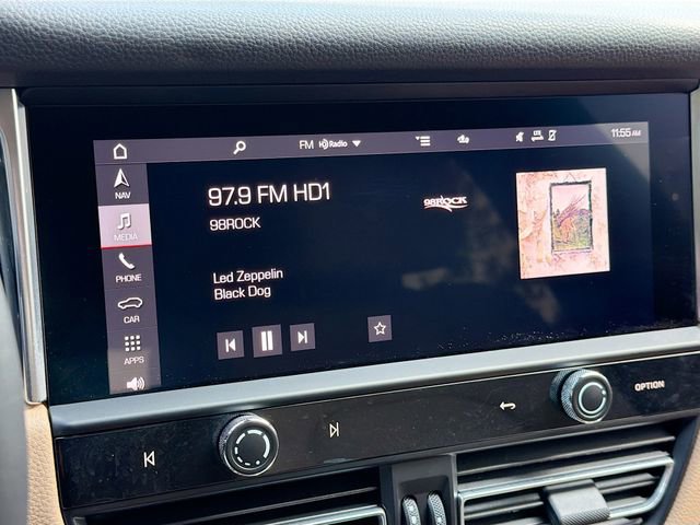 Used 2023 Porsche Macan Turbo image 30