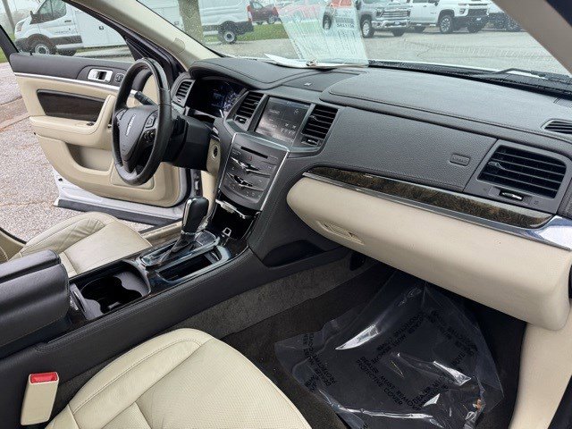 Used 2014 Lincoln MKS AWD w/ Equipment Group 101A image 41