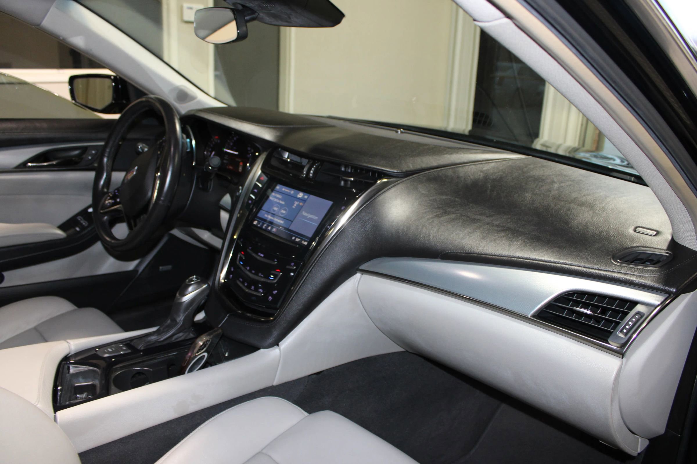 Used 2019 Cadillac CTS Luxury RWD image 32