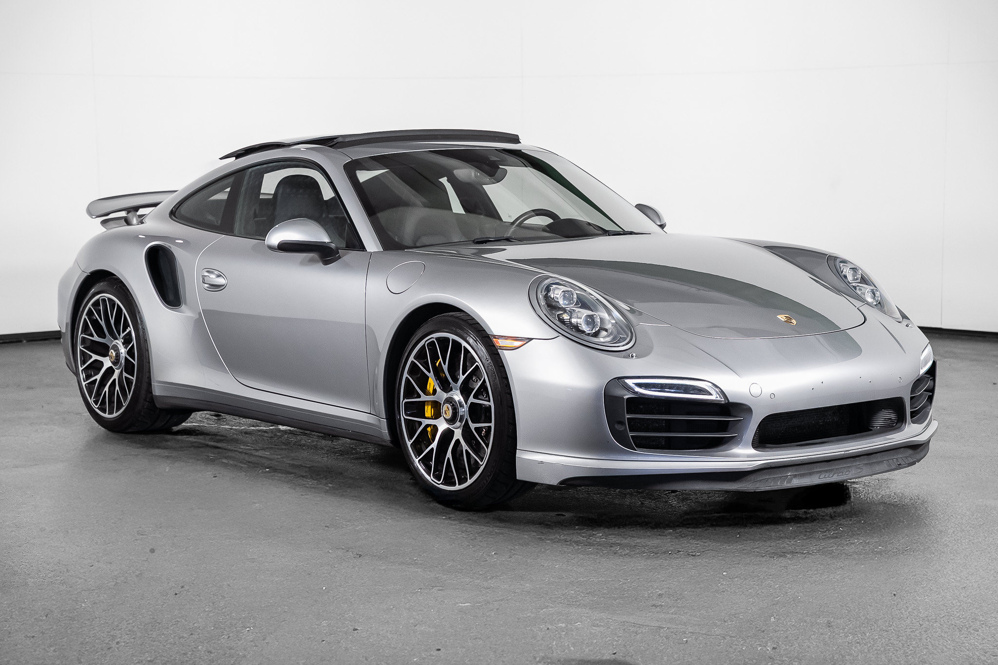 Used 2014 Porsche 911 Turbo S AWD/4WD image 36