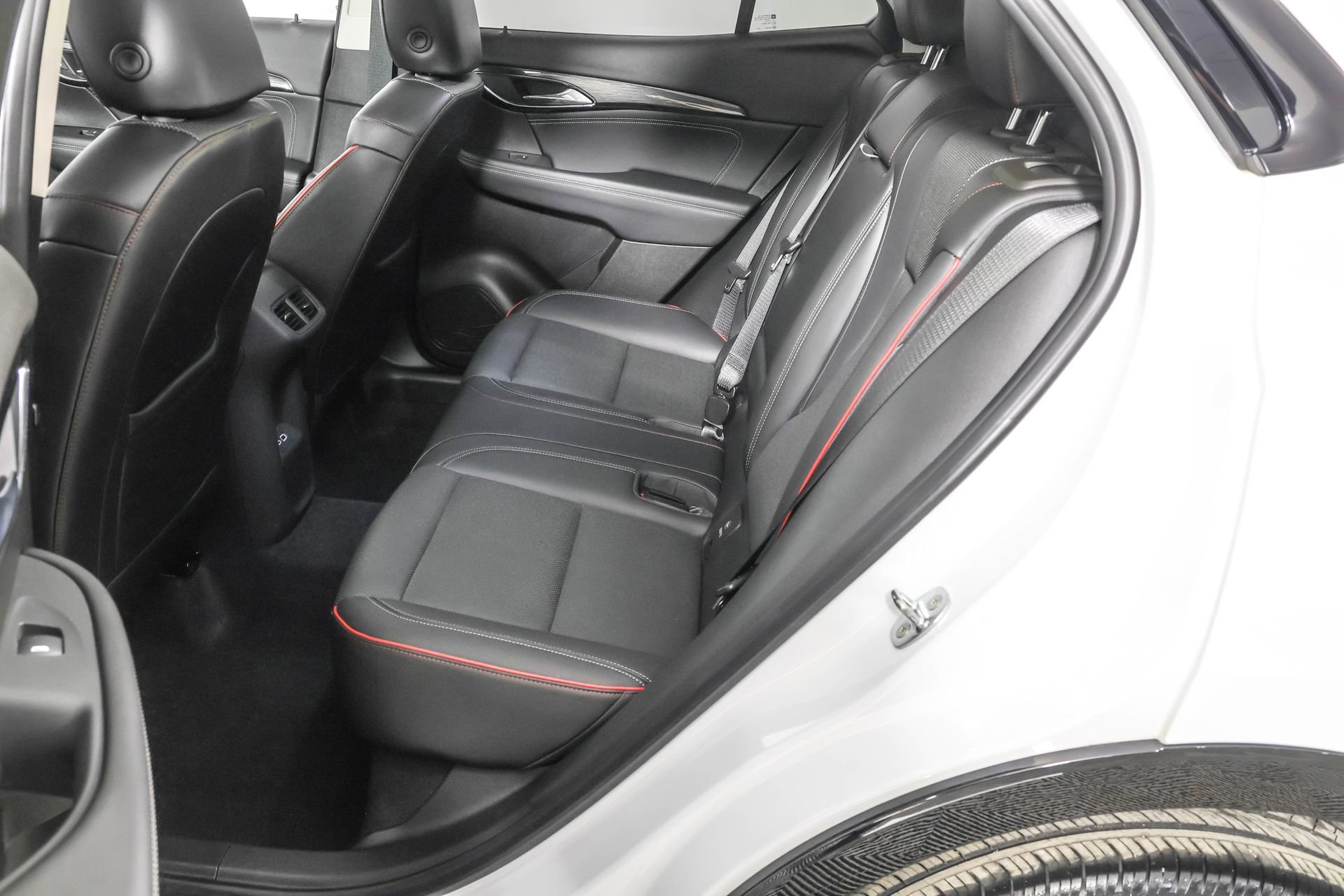 Used 2023 Buick Envision Essence w/ Sport Touring Package AWD/4WD image 37