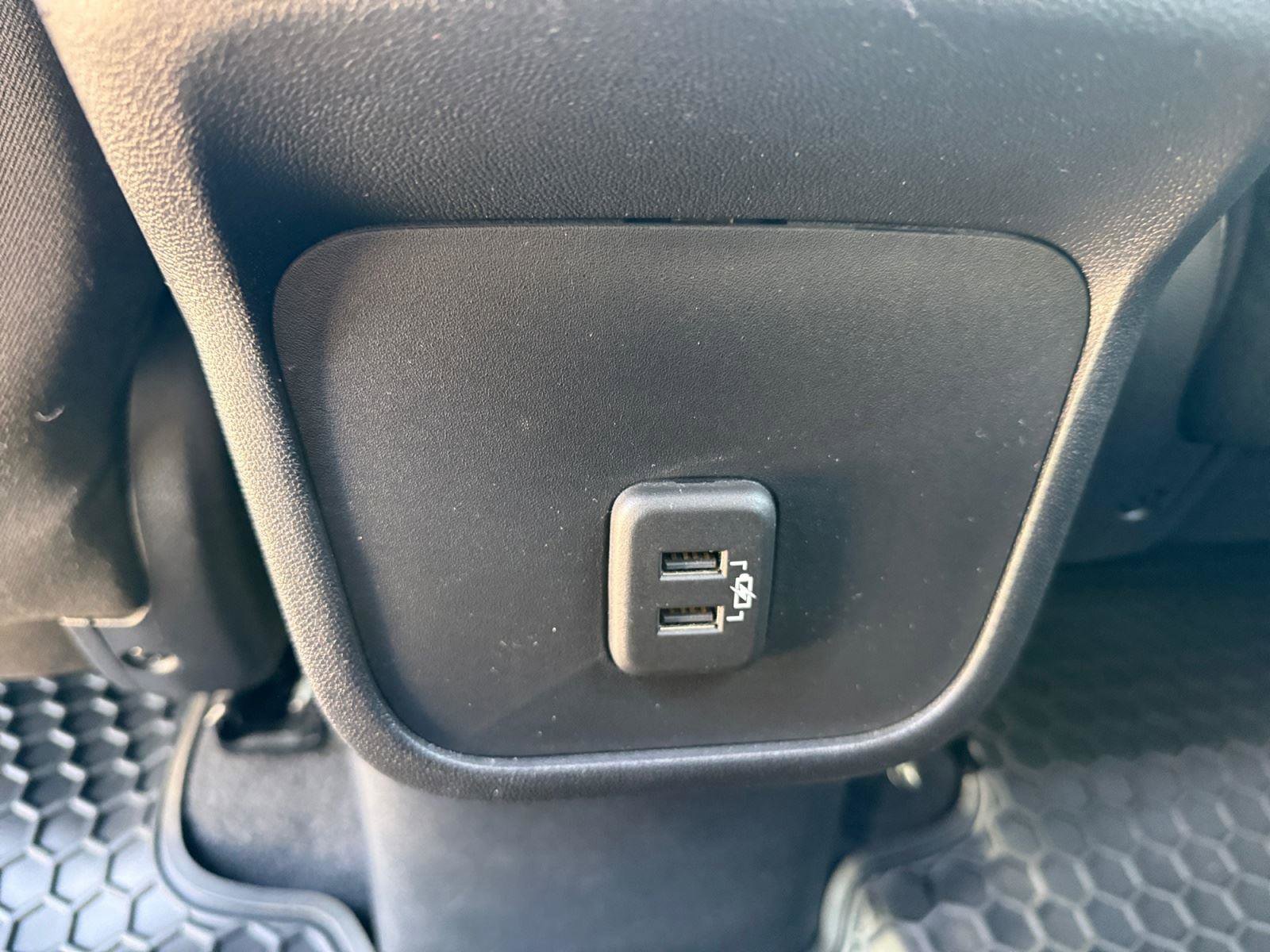 Used 2020 Chevrolet Equinox LT w/ Driver Convenience Package image 20