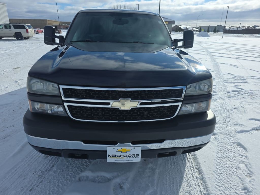 Used 2006 Chevrolet Silverado 2500 LT w/ Heavy-Duty Power Package image 8