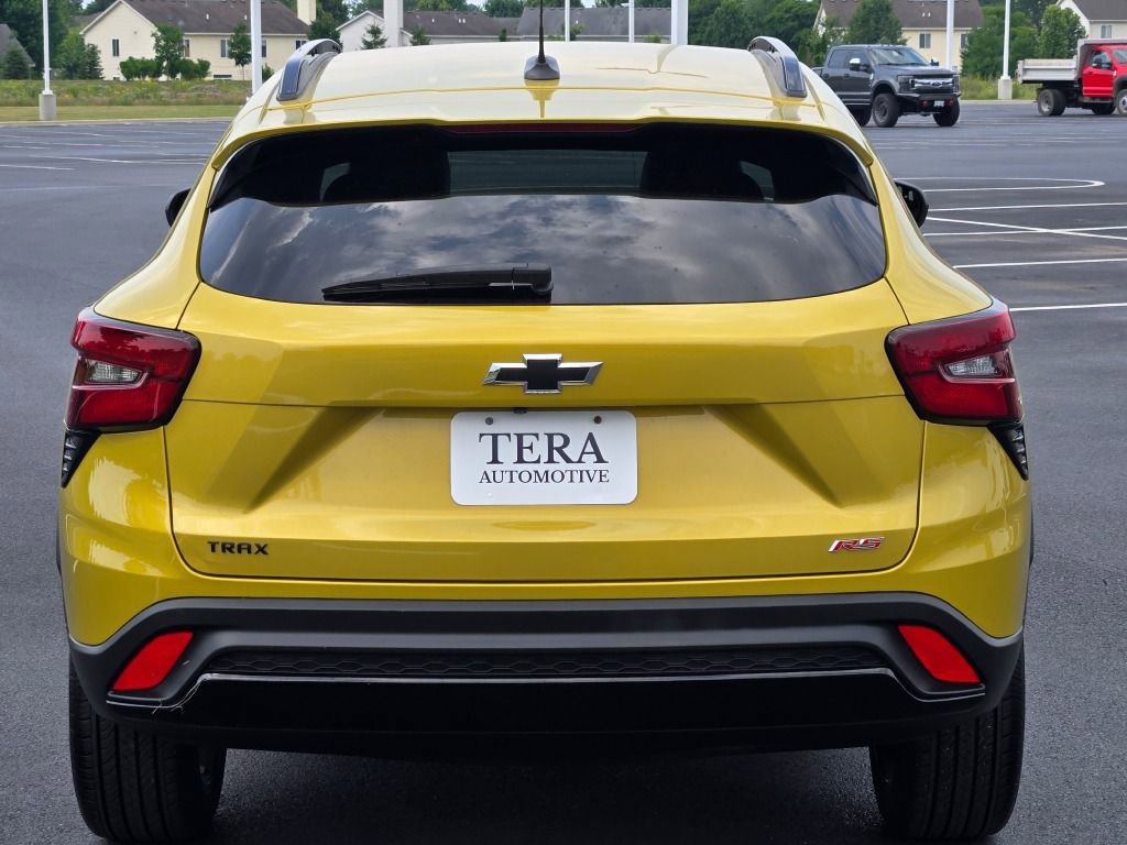 Used 2024 Chevrolet Trax RS w/ Sunroof Package image 13