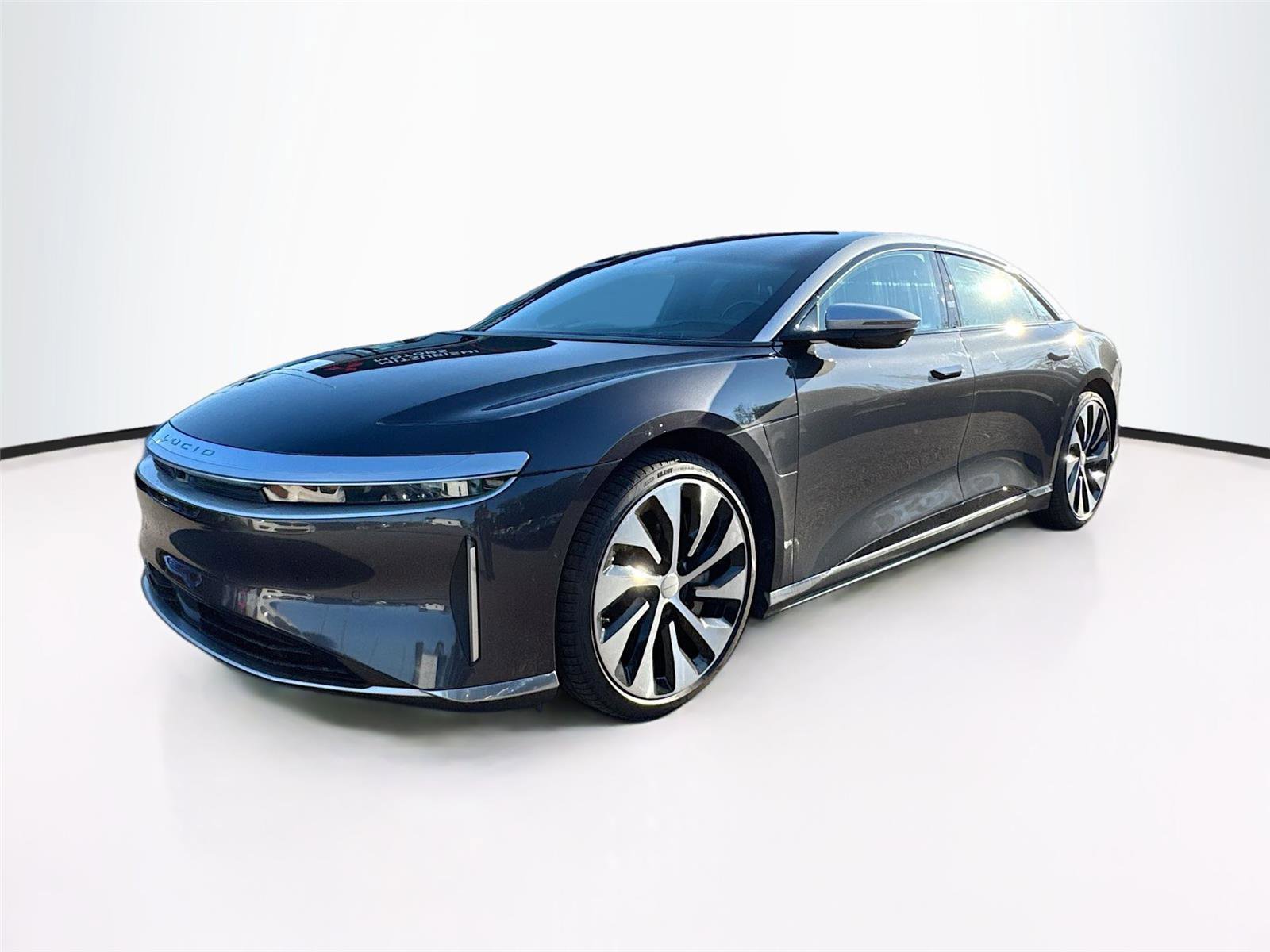 Used 2023 Lucid Air Grand Touring image 3