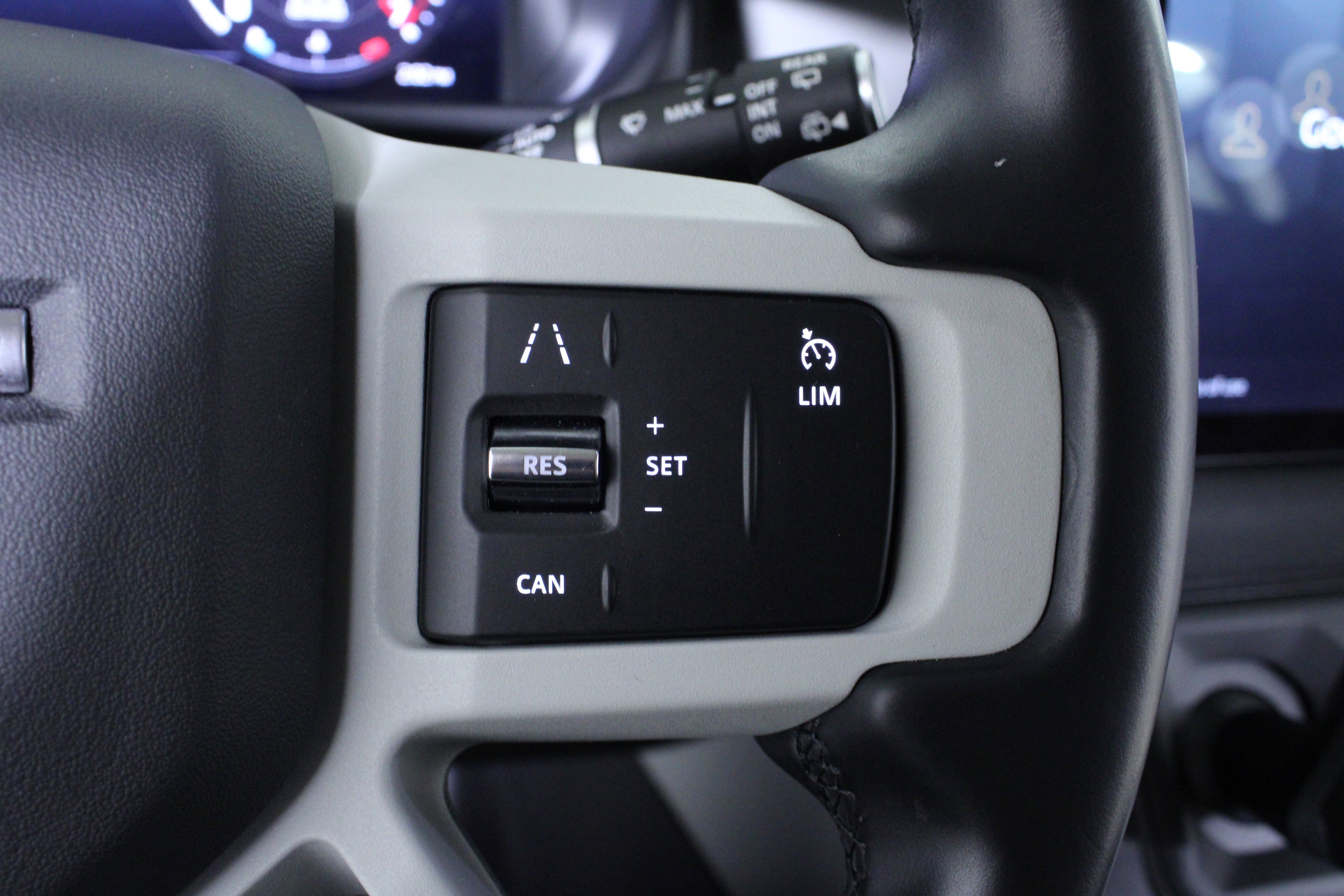 Used 2023 Land Rover Defender 130 S image 21