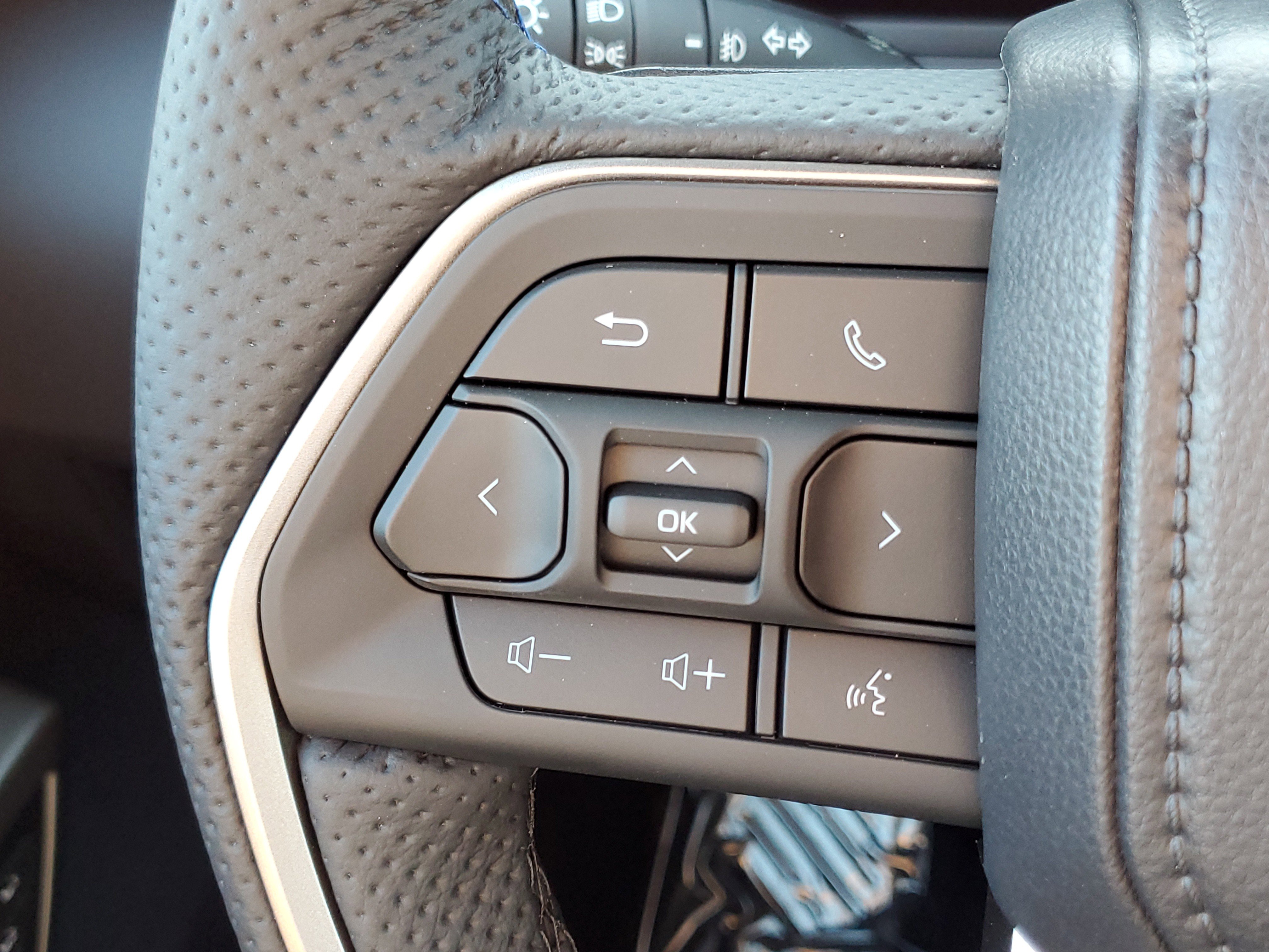 New 2026 Toyota Tundra Platinum w/ TRD Off-Road Package image 28