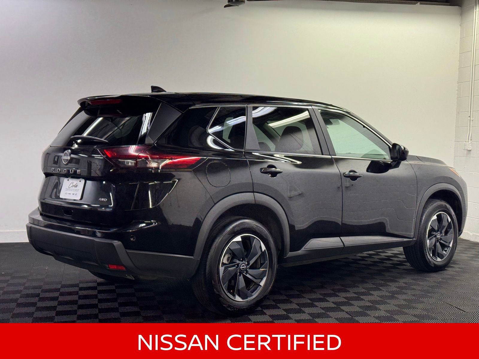 Certified 2025 Nissan Rogue SV image 2