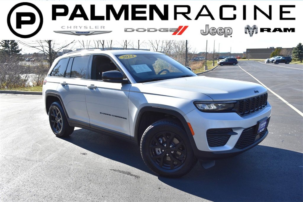 Used 2024 Jeep Grand Cherokee Altitude image 1