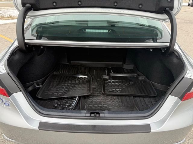 Used 2024 Toyota Camry SE image 10