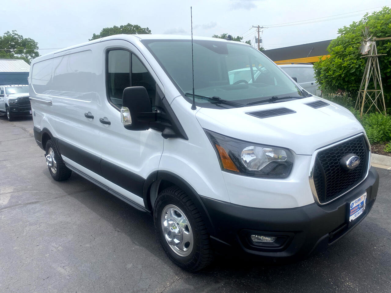 Used 2022 Ford Transit 250 Low Roof AWD image 3