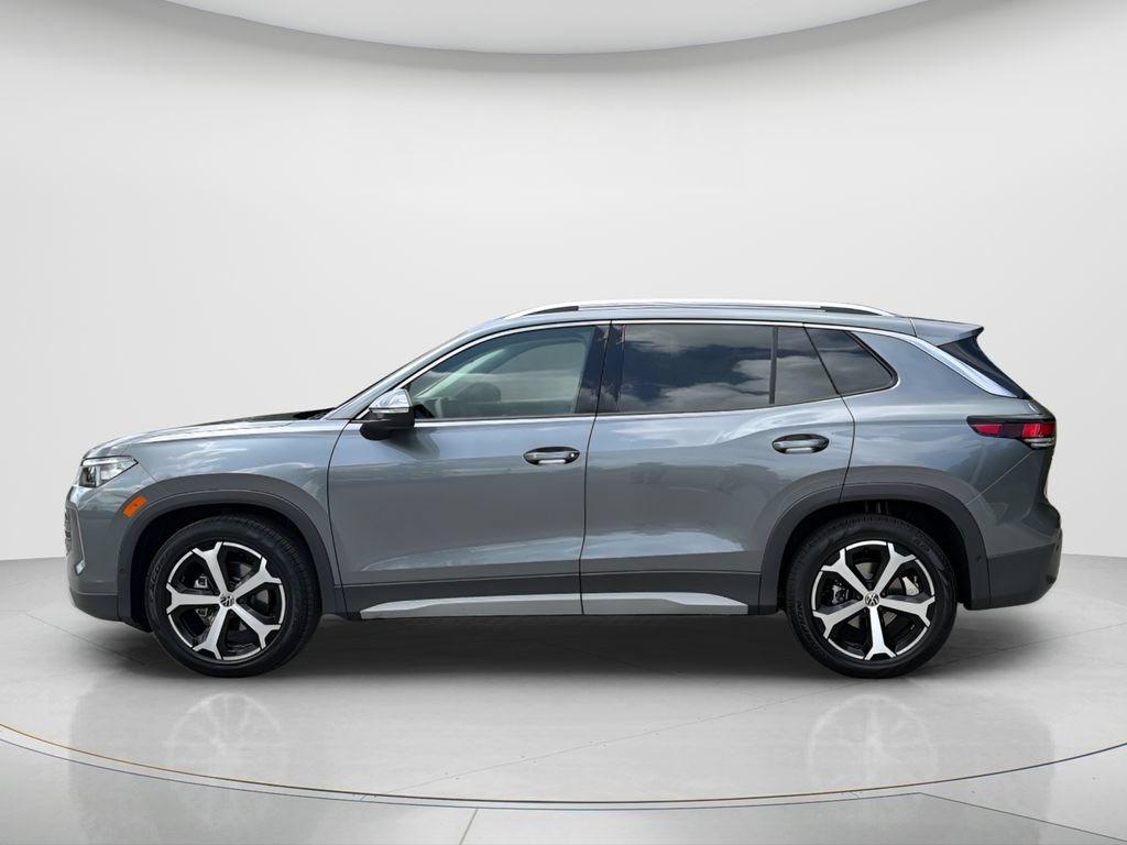 New 2026 Volkswagen Tiguan SE FWD image 3