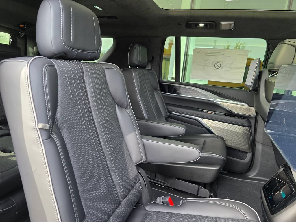 New 2026 Cadillac Escalade IQL Sport 2 AWD/4WD image 14