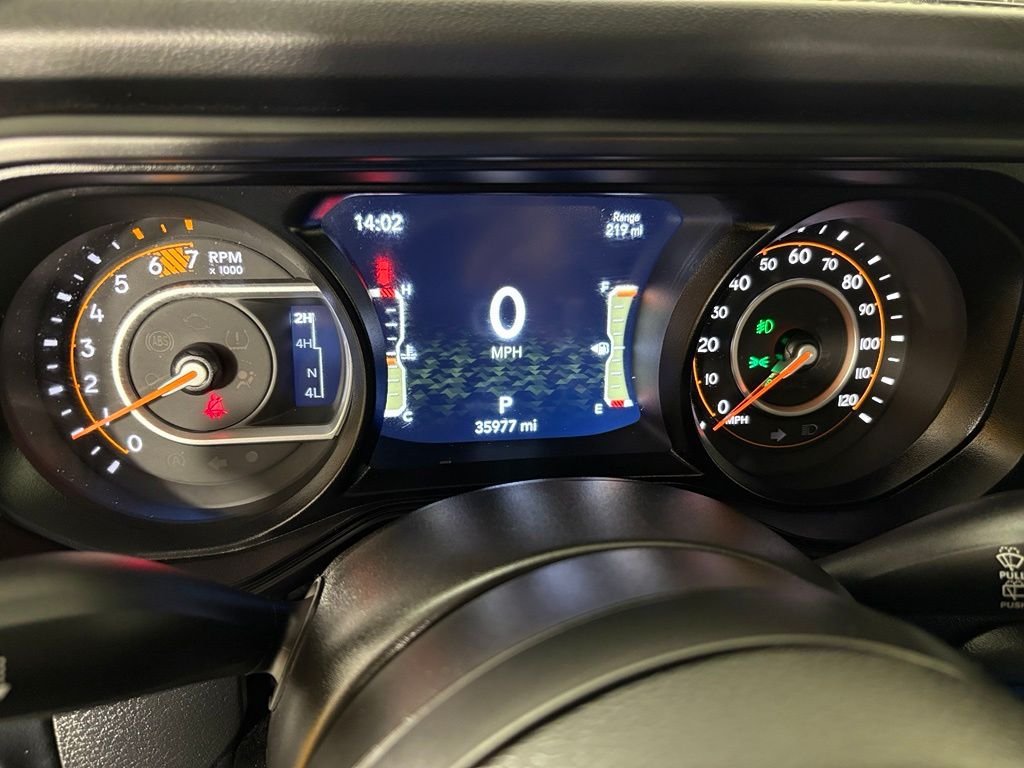 Used 2025 Jeep Wrangler Unlimited Rubicon AWD/4WD image 21