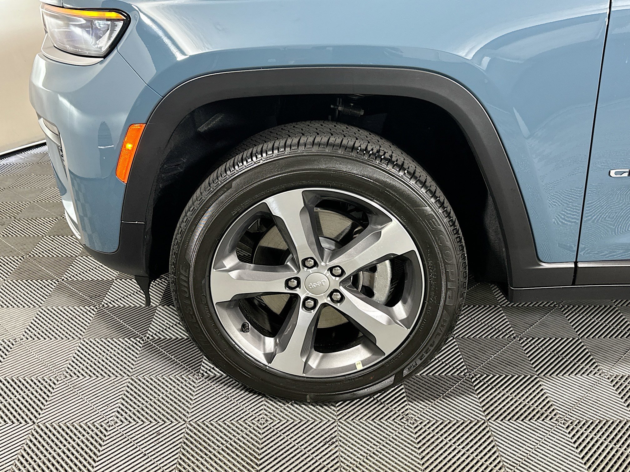 Used 2026 Jeep Grand Cherokee L Limited RWD image 11