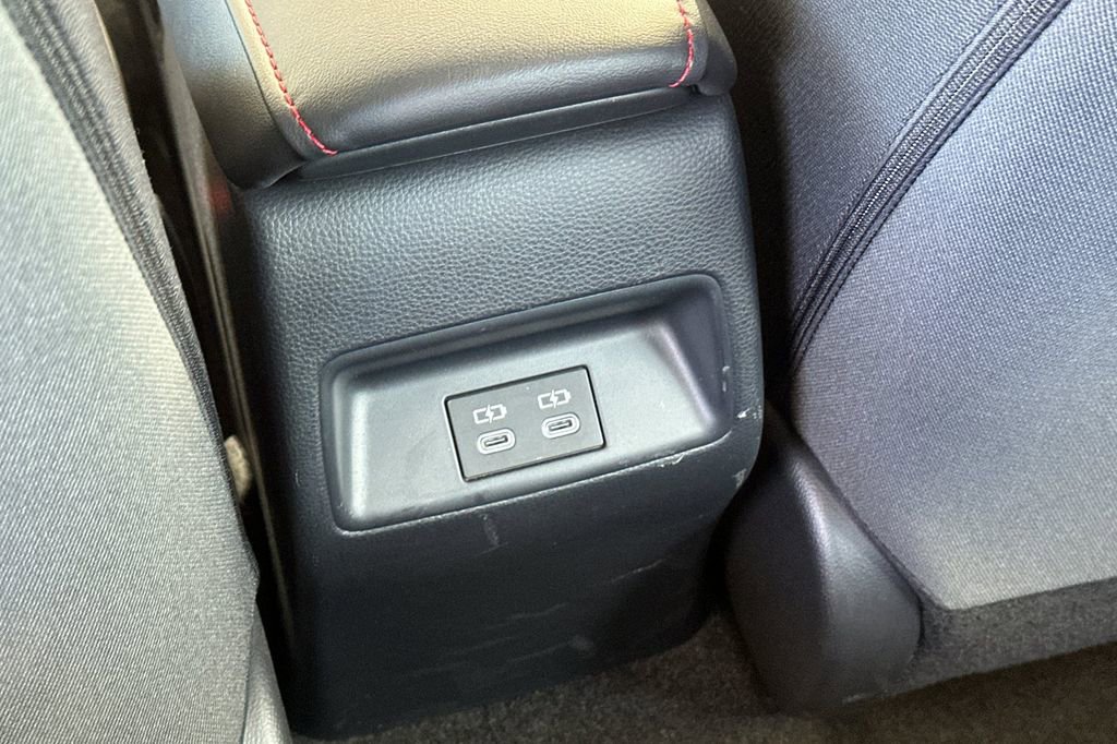 Used 2023 Toyota Corolla SE w/ SE Package image 16