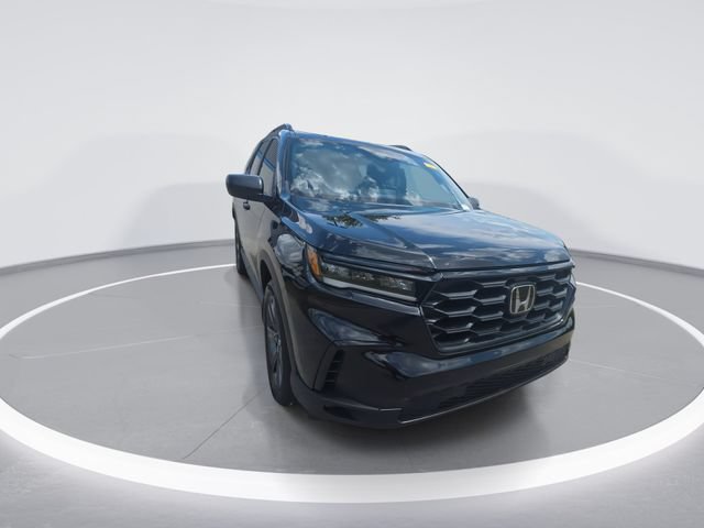 Used 2025 Honda Pilot Sport image 2