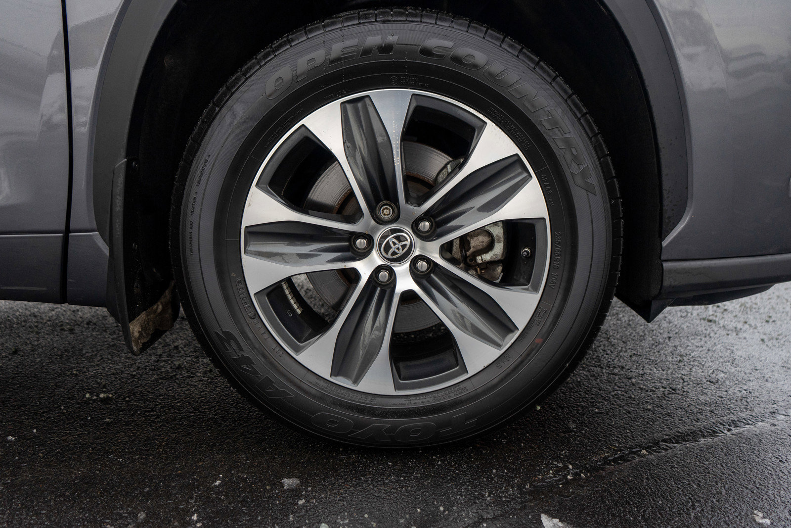 Used 2022 Toyota Highlander XLE image 11