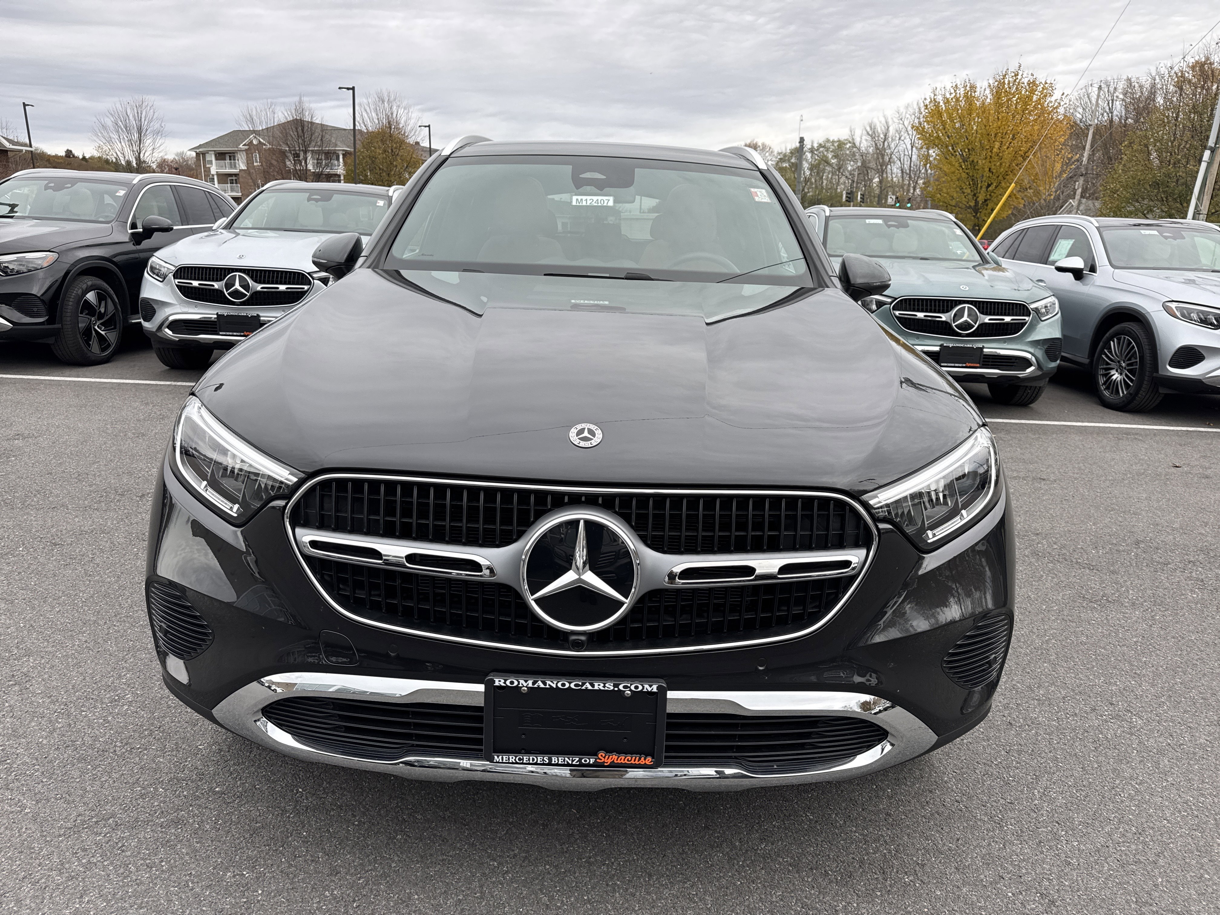 Used 2025 Mercedes-Benz GLC 300 4MATIC image 3
