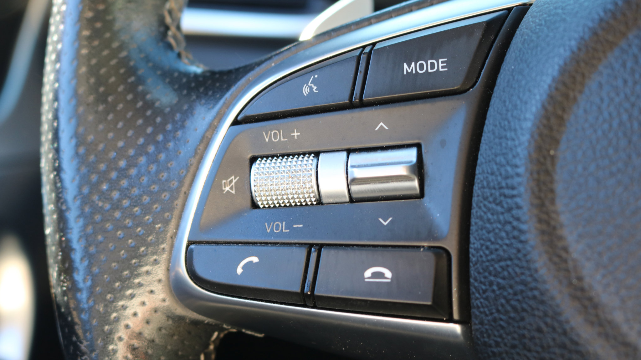 Used 2019 Genesis G70 2.0T Advanced w/ Elite Package image 15