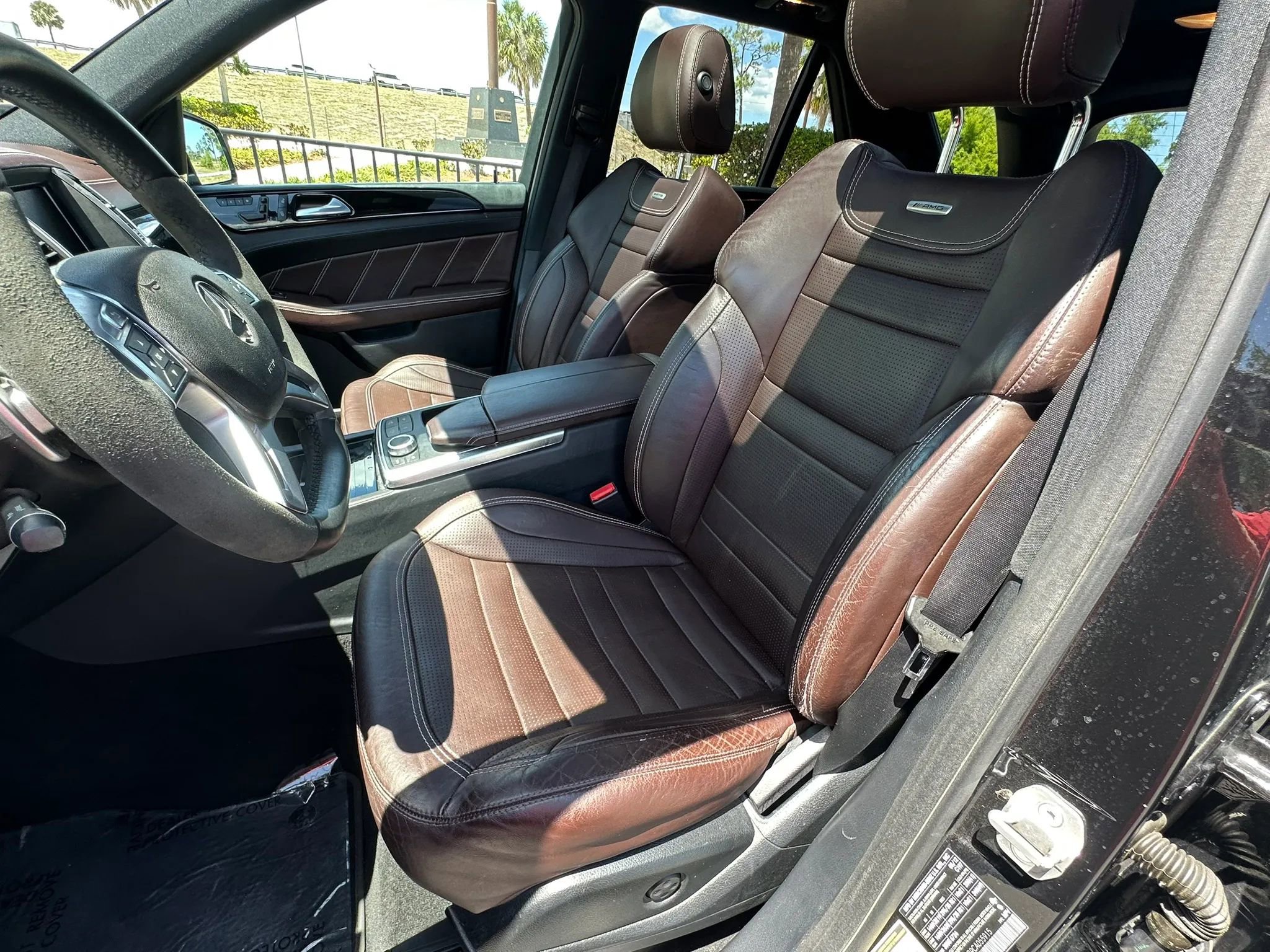 Used 2012 Mercedes-Benz ML 63 AMG 4MATIC w/ AMG Performance Pkg image 42