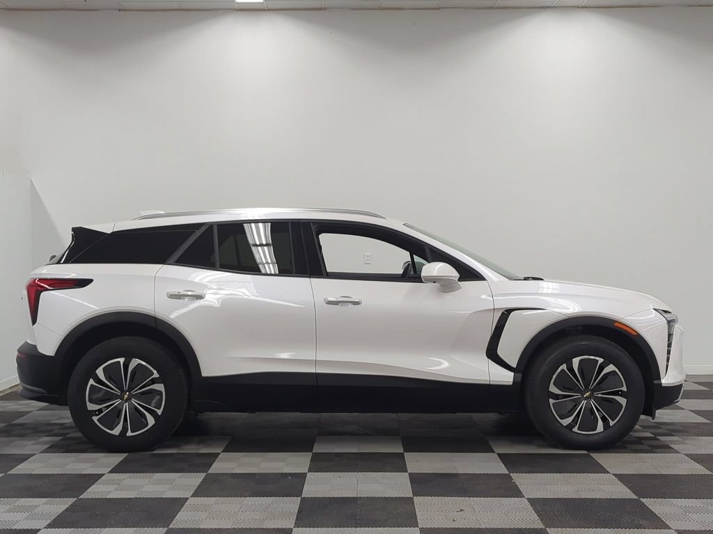 Used 2024 Chevrolet Blazer EV LT AWD/4WD image 8