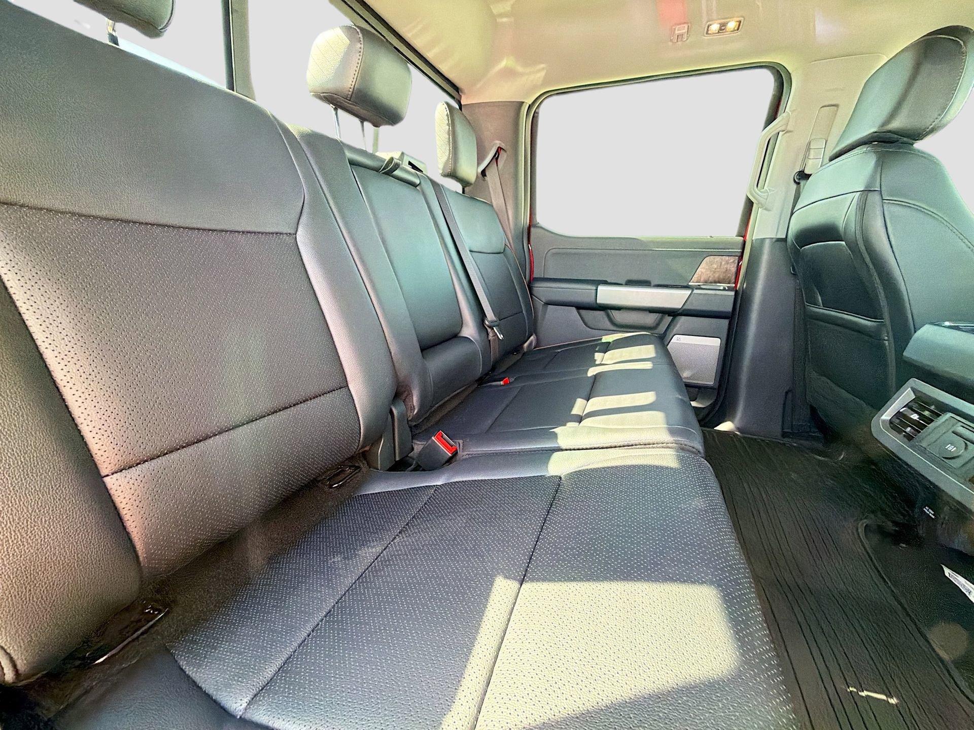 New 2026 Ford F250 Lariat w/ Chrome Package image 36