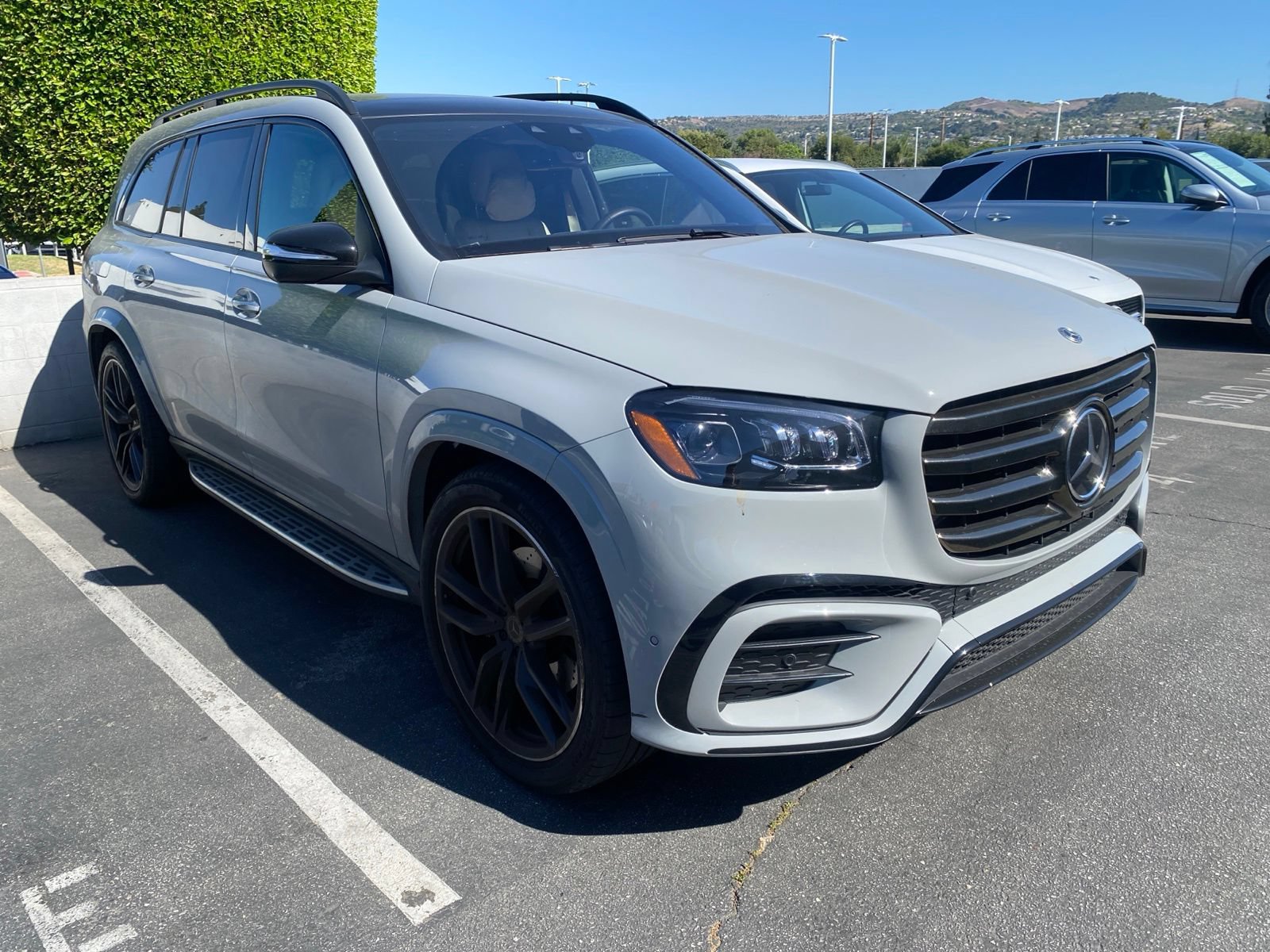 Used 2026 Mercedes-Benz GLS 580 4MATIC image 2
