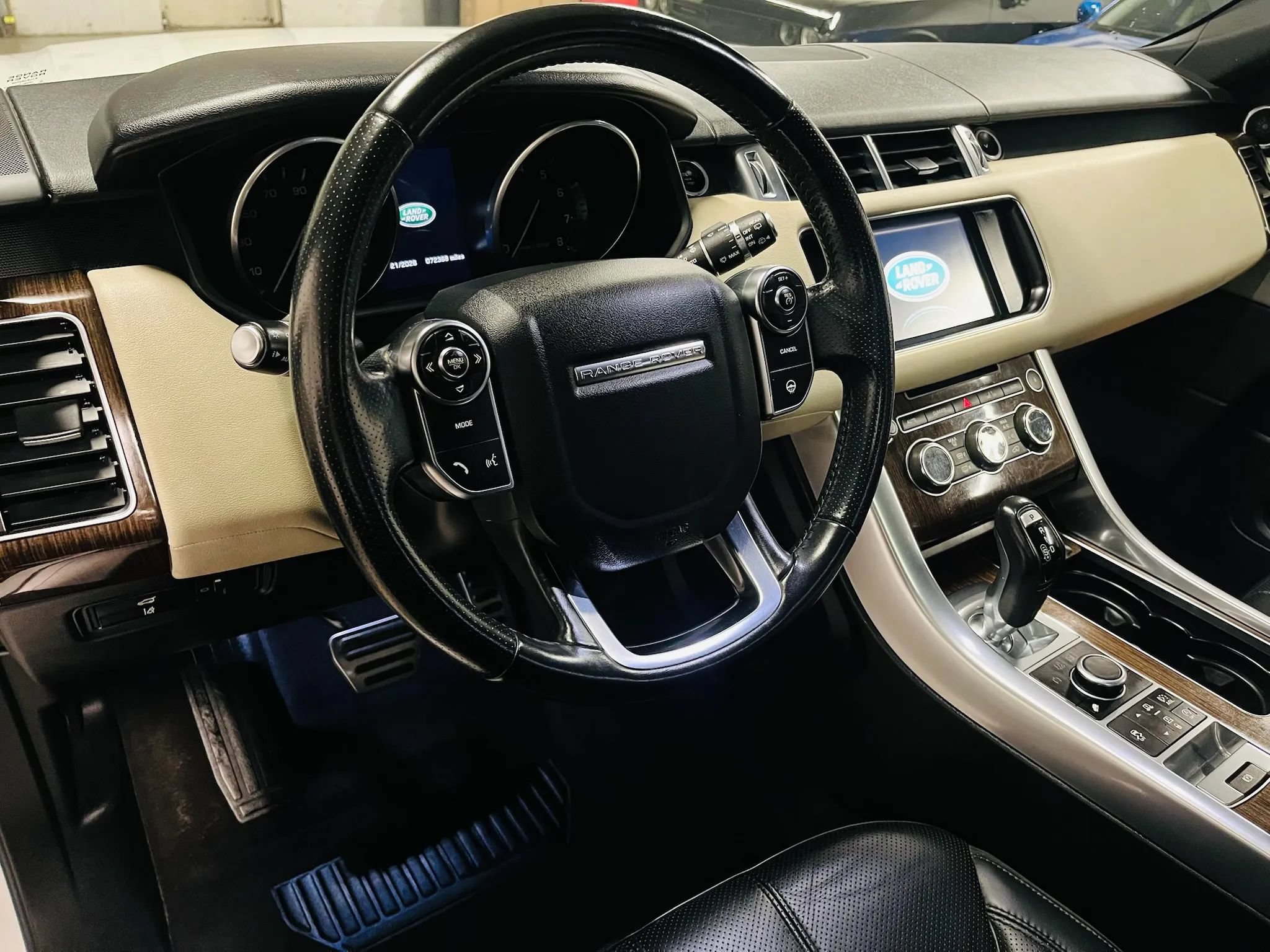 Used 2015 Land Rover Range Rover Sport HSE AWD/4WD image 16