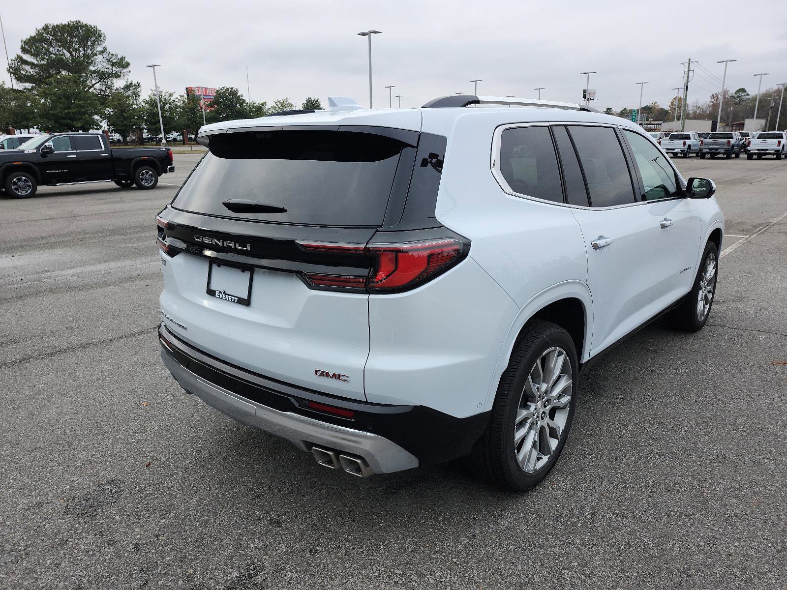 New 2026 GMC Acadia Denali w/ Super Cruise Package image 3