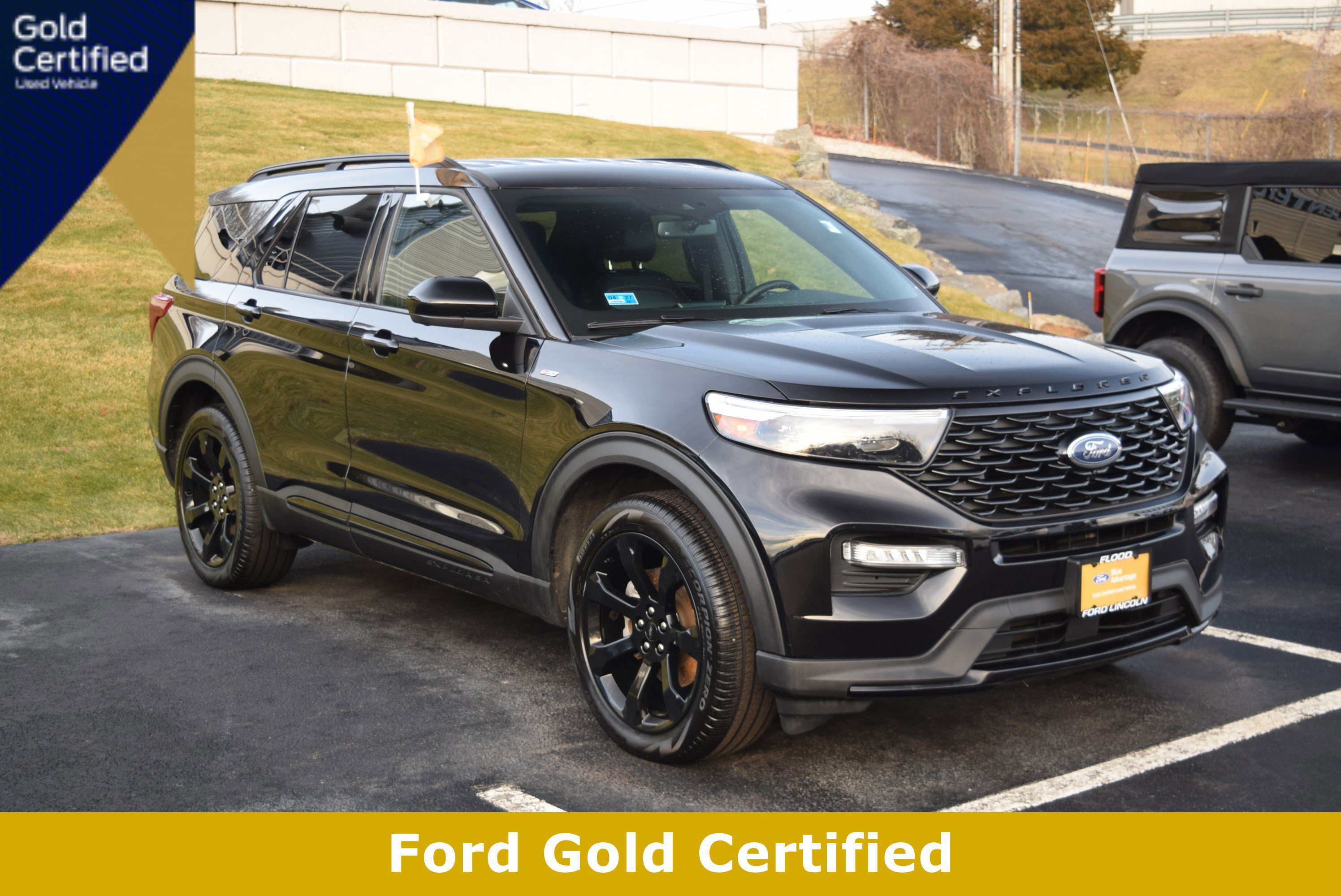 Certified 2023 Ford Explorer ST-Line image 1