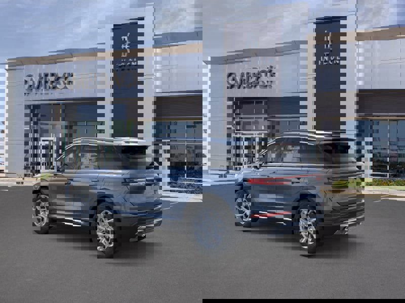 New 2026 Lincoln Corsair Premiere image 4