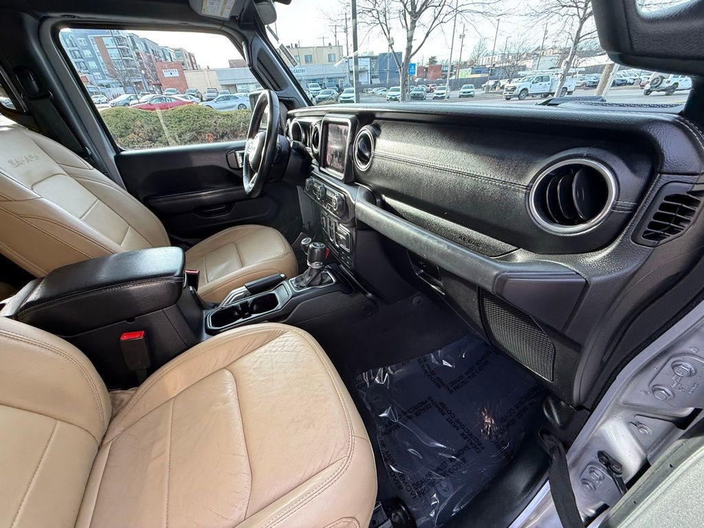 Used 2018 Jeep Wrangler Unlimited Sahara image 42
