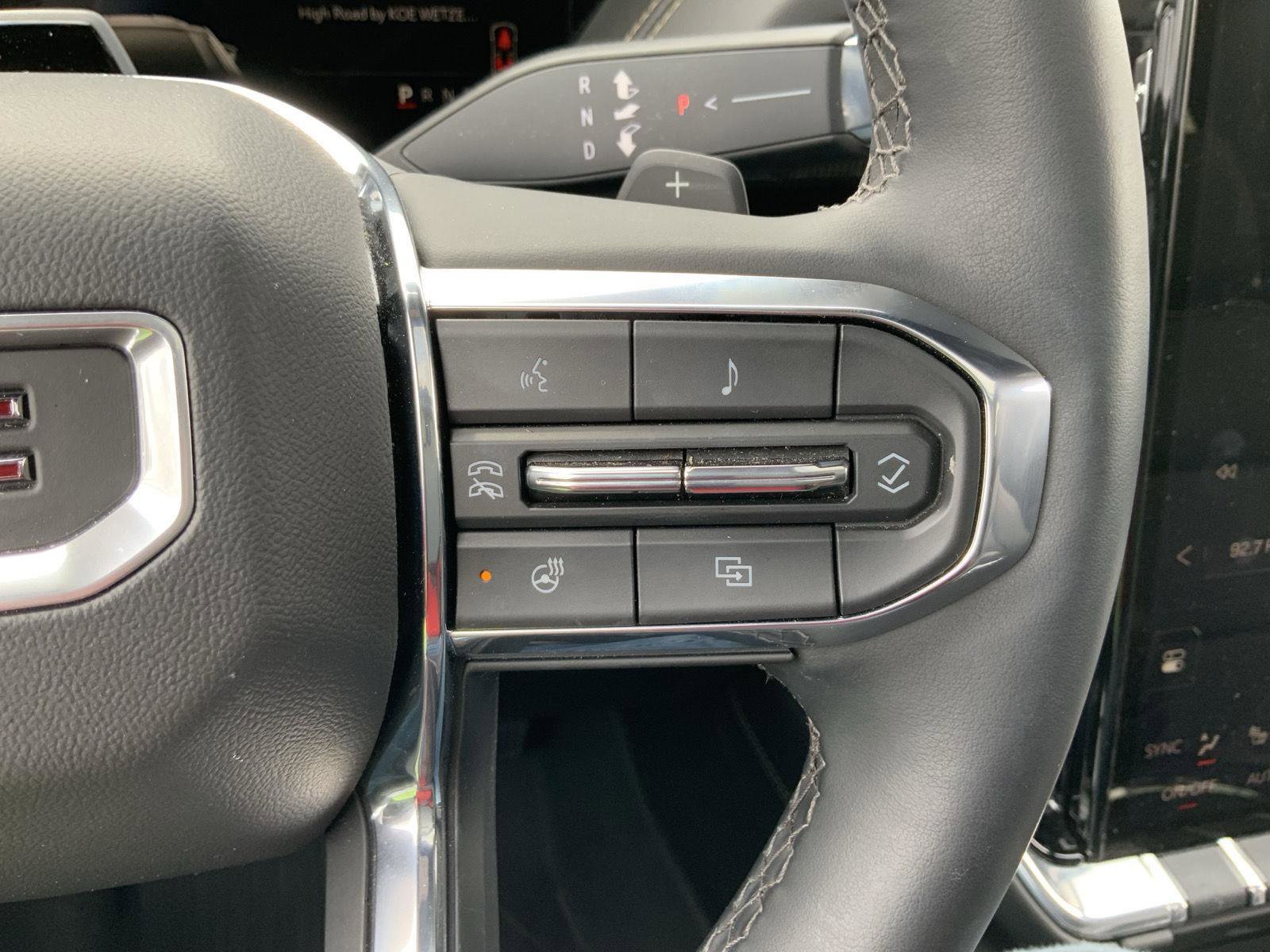 Used 2025 GMC Yukon Elevation w/ Elevation Premium Package image 36