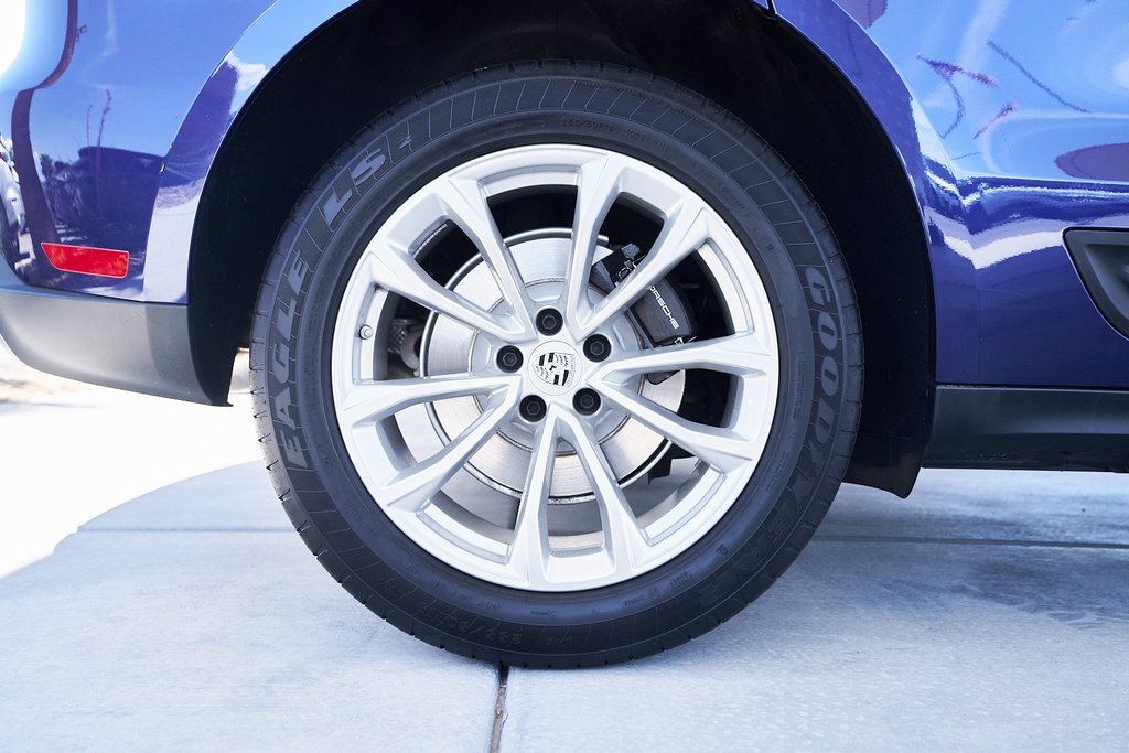 Used 2024 Porsche Macan image 9