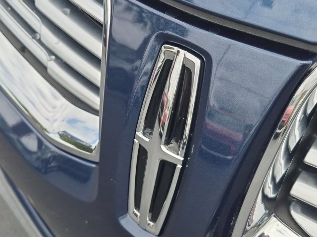 Used 2017 Lincoln MKX Select w/ Select Plus Package FWD image 11