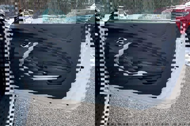 Used 2023 Chevrolet Camaro LT w/ Technology Package image 24