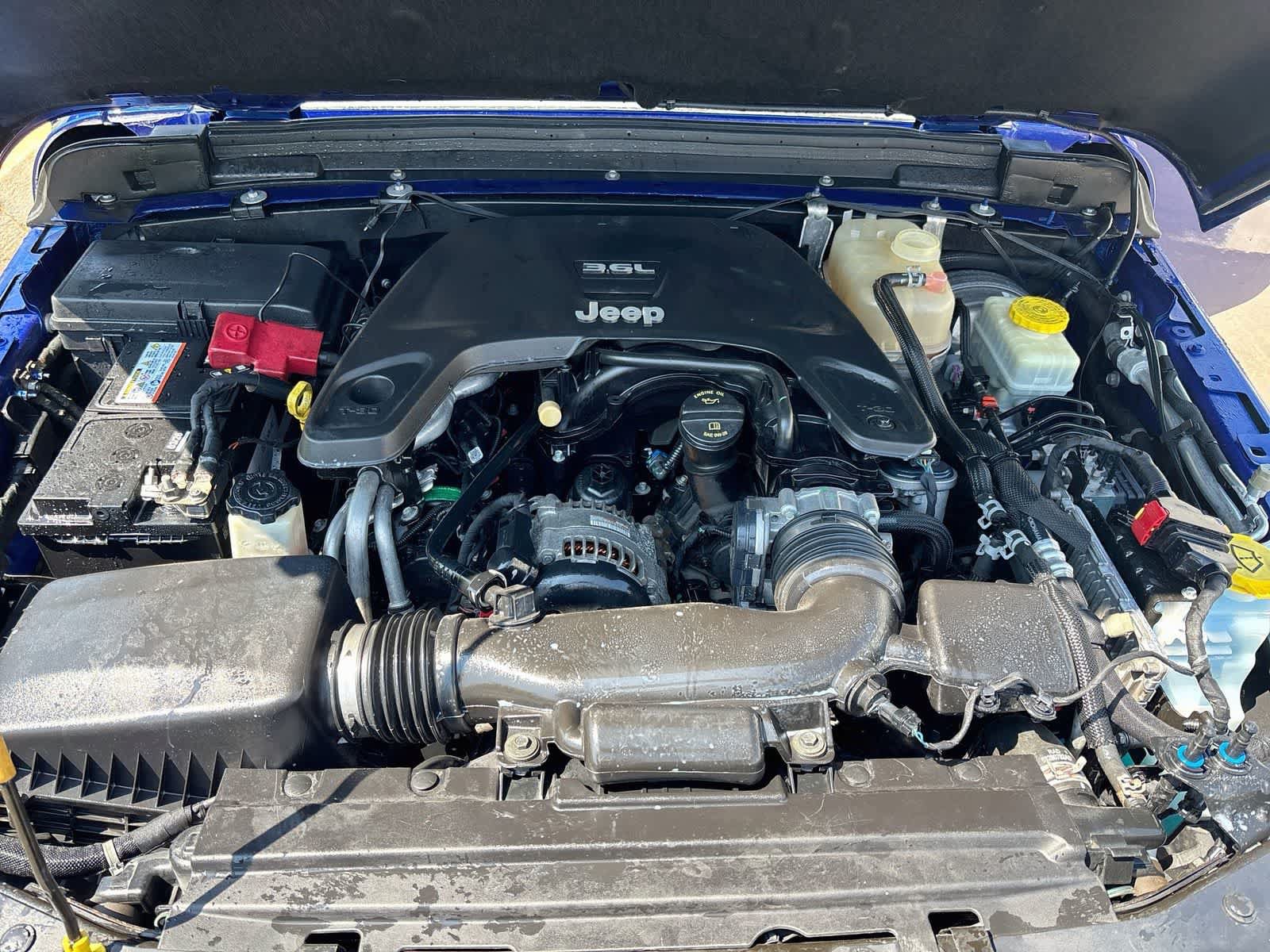 Used 2019 Jeep Wrangler Unlimited Sahara AWD/4WD image 27