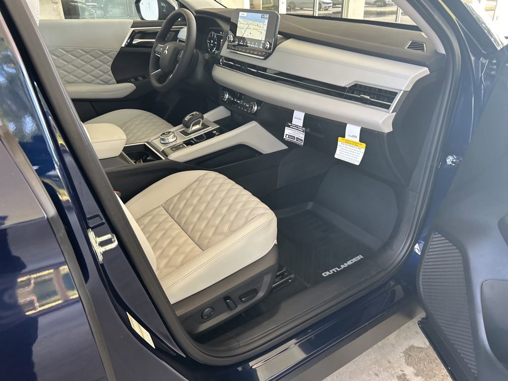 New 2025 Mitsubishi Outlander SEL image 25